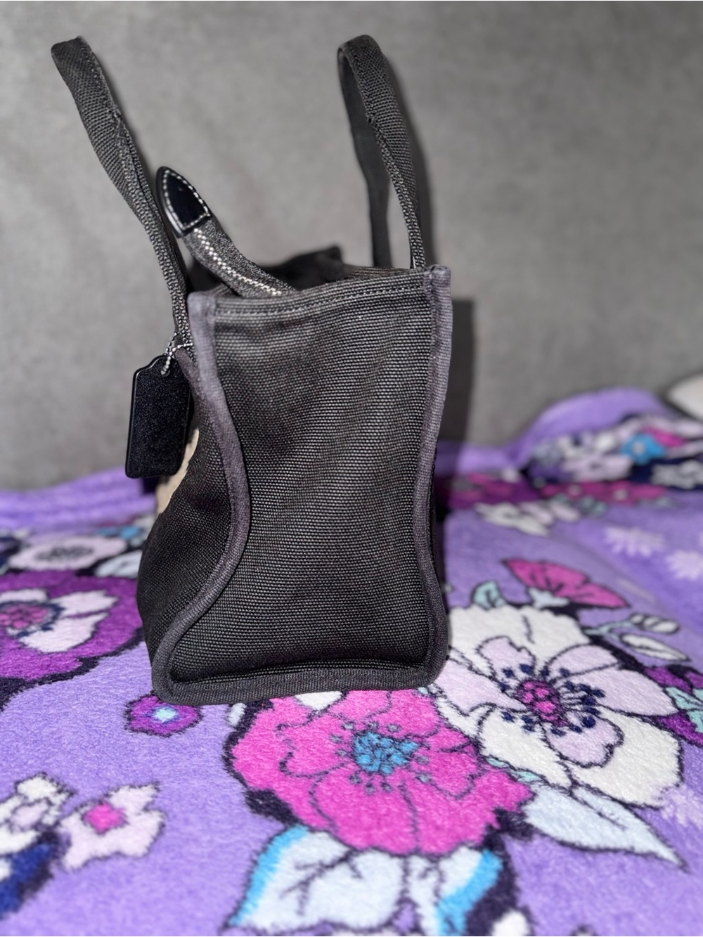 Coach Cargo Tote 20 - Picture 6 of 11
